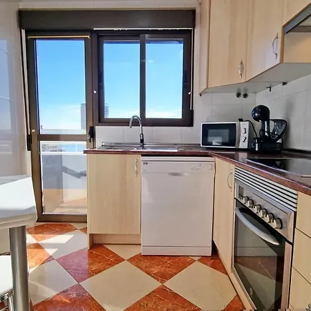 En El Centro De Y Con Vistas Al Mar Appartement