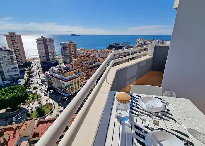 En El Centro De Y Con Vistas Al Mar Apartamento *