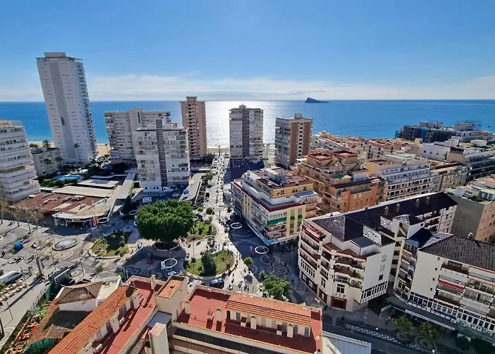 En El Centro De Y Con Vistas Al Mar *